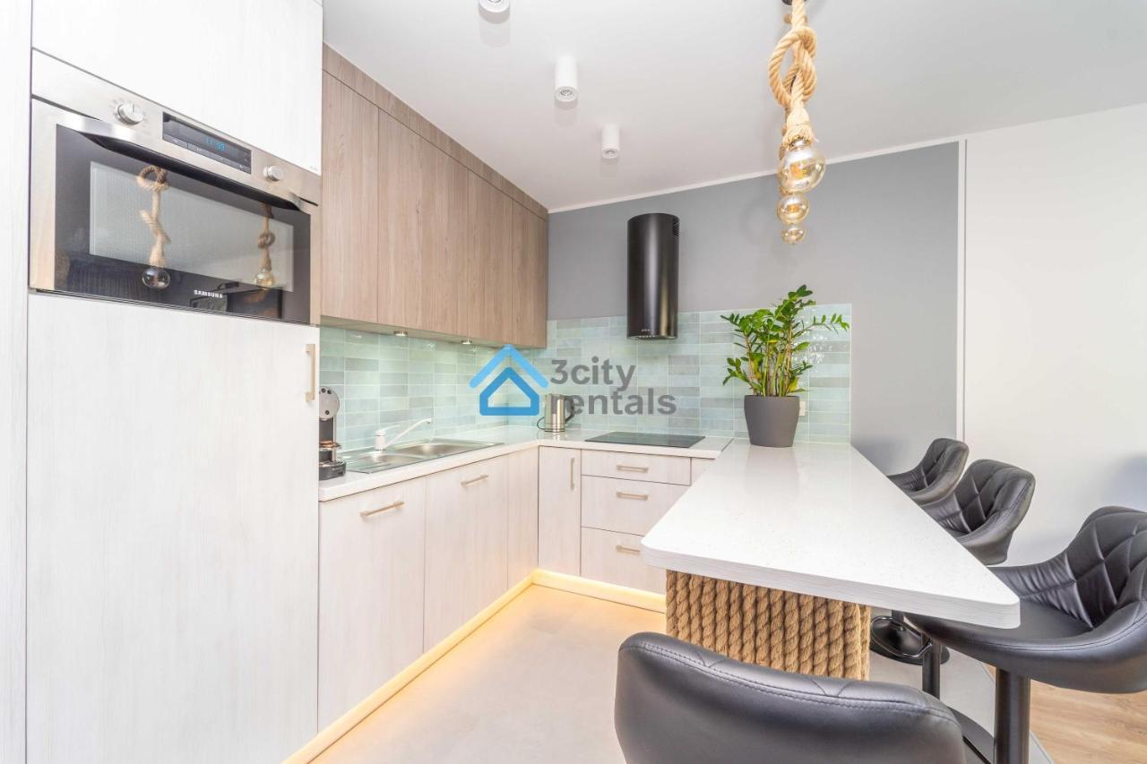 Bright And Blue 3City Apartment With Balcony In Gdynia By Noclegi Renters Exterior photo